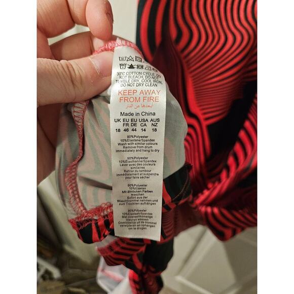 Pretty Little Thing Plus Pink Abstract Print Cup Detail Midi Dress NWT Size 14 - Picture 6 of 7